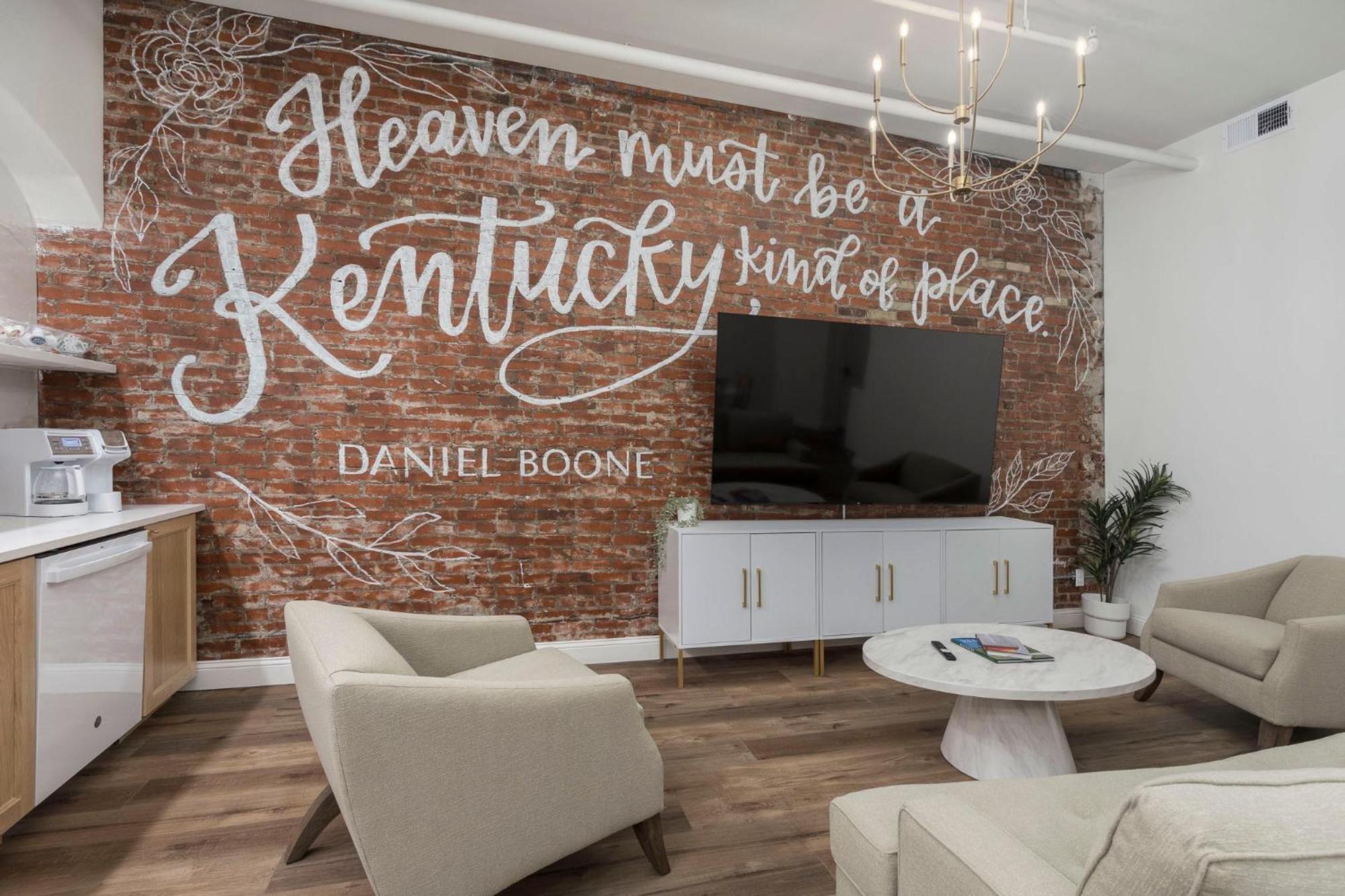 Glamorous Heart Of Kentucky